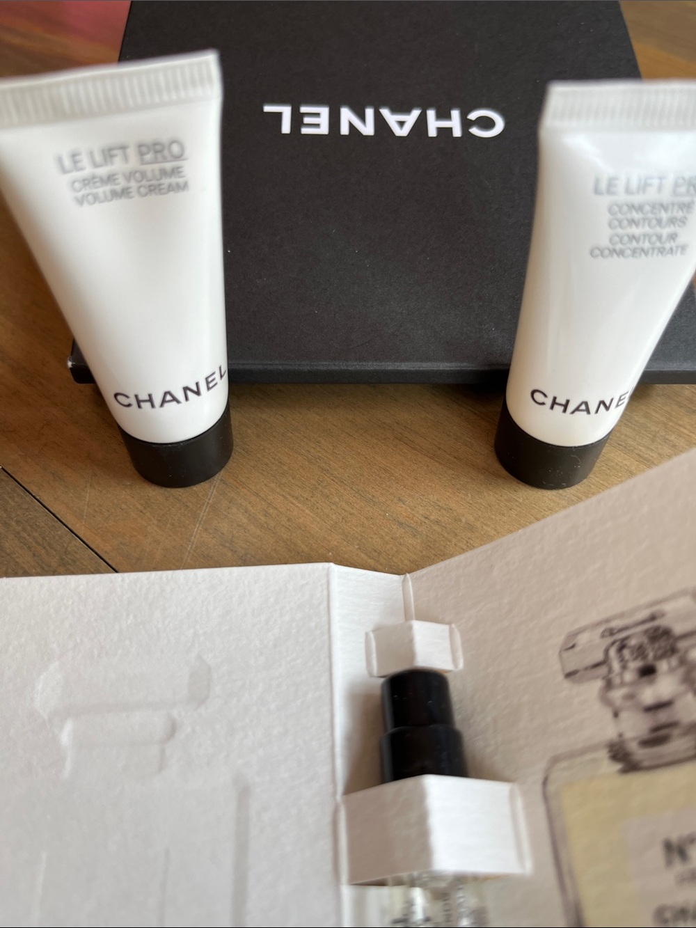 CHANEL N°5 Sample Set - Black & White - Picture 2 of 4